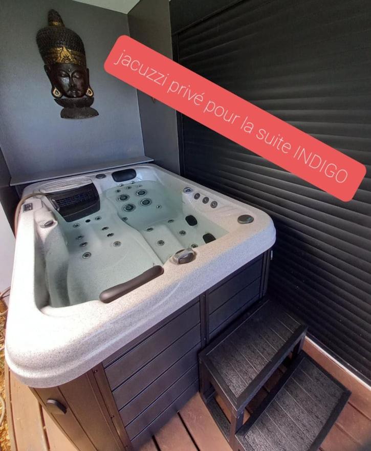 Suite Indigo Jacuzzi Prive Piscine Vue Mer Acces Cuisine Laverie Saint Pierre Exterior foto